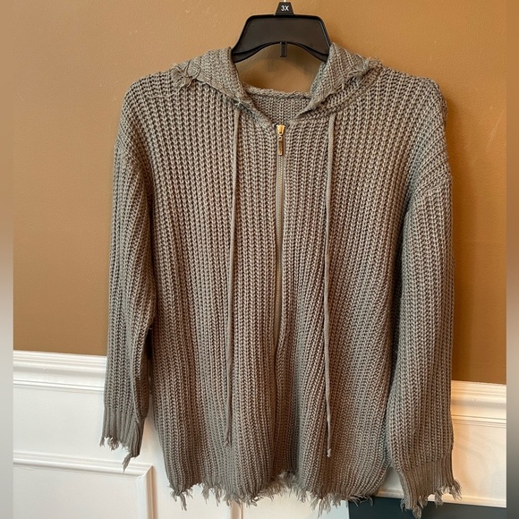 Women’s Grey Full Zip Hooded Knit Sweater Size Large Distressed HemLines - Picture 1 of 3